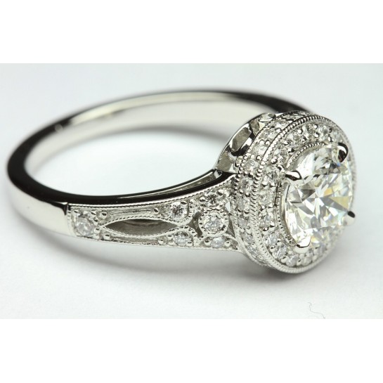 Exquisite Millgrain Diamond Halo Etching Engagement Ring
